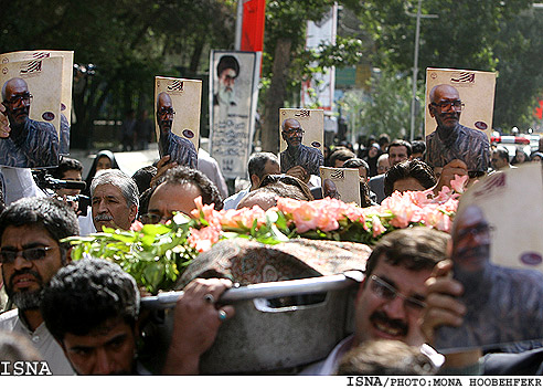 پيكر مهدي آذريزدي از تهران به زادگاهش يزد تشييع شد