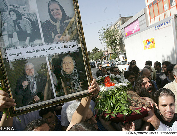 پيكر فرخ‌لقا هوشمند تشييع شد 
يكي ديگر از مادران سينما به قطعه هنرمندان رفت