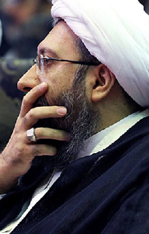 آيت‌الله لاريجاني دستور داد؛
ارجاع نامه حجت‌الاسلام و المسلمين كروبي به هيات سه نفره