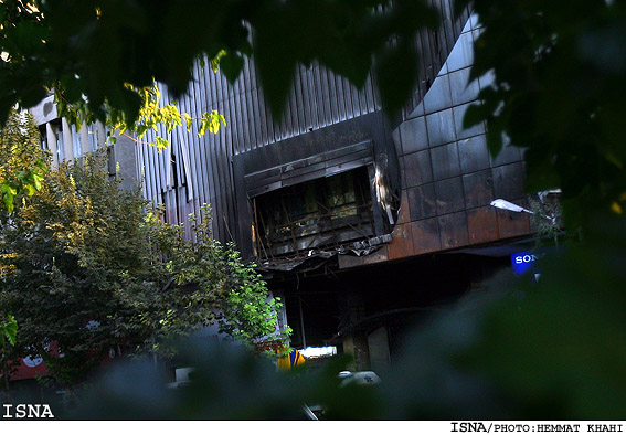 *** يادآوري مطلق ***
10 ماه از آتش‌سوزي سينما «جمهوري» گذشت