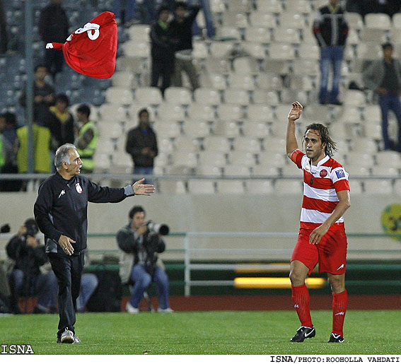 باشگاه استيل‌آذين رسما اعلام كرد:
«علي كريمي» را به پرسپوليس نمي‌دهيم