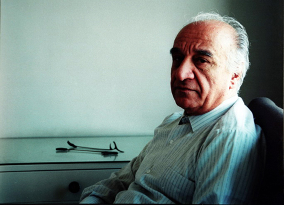 سيامك آقايي:
مرگ «فرامرز پايور» فاجعه‌اي ديگر براي سنتور ايران است