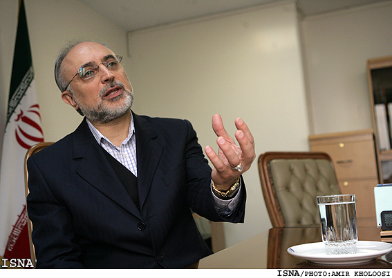 *انتقاد شديد از چين* 
صالحي درگفت‌وگوباايسنا:
*چين زماني بيدار مي‌شود كه دير شده!
*صبوريم و هوشمندانه درباره واكنش نسبت به قطعنامه تصميم مي‌گيريم