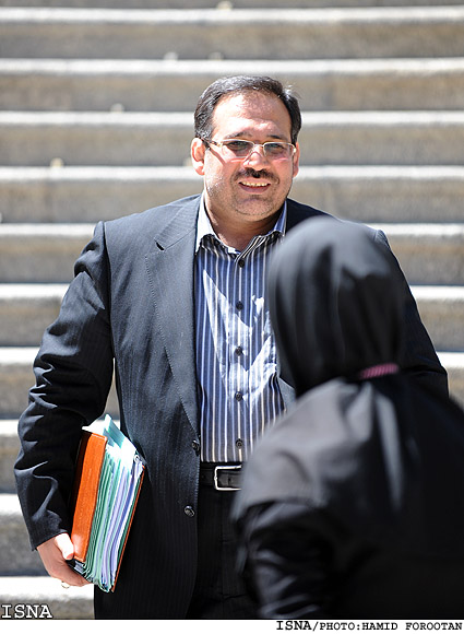 وزير اقتصاد در گفت‌وگوبا ايسنا تشريح كرد:
بي‌تاثيري دور جديد تحريم‌ها در روند اقتصاد كلان كشور