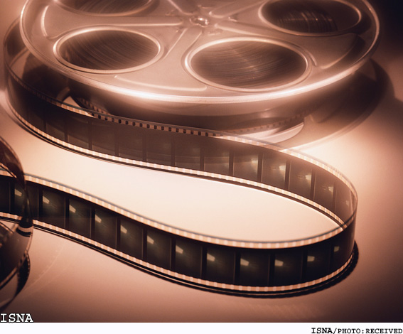 يك كارگردان:
متاسفانه تله‌فيلم‌ها به سمت مناسبتي‌شدن رفته‌اند
سريال‌هاي ماه رمضان 90 تبديل به مزاح شده‌اند