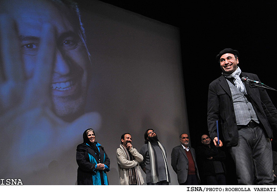 گزارش ايسنا از گفته‌هاي برگزيدگان شب منتقدان سينمايي
حميد فرخ‌نژاد: بنويسيد بالاخره جايزه گرفتم