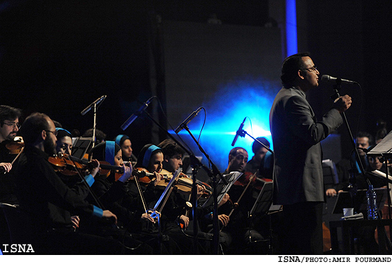 « سير نمي‌شوم ز تو» 
گزارشي از اولين شب کنسرت «ديار مهر» با آثاري از تهمورس پورناظري