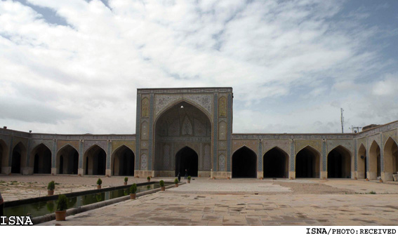 تجاوز دكل مخابرات به حريم منظري مسجد عتيق در شيراز