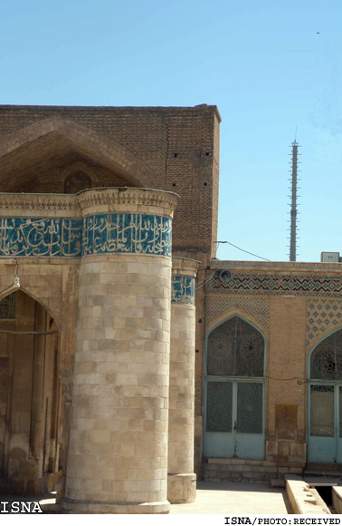 تجاوز دكل مخابرات به حريم منظري مسجد عتيق در شيراز