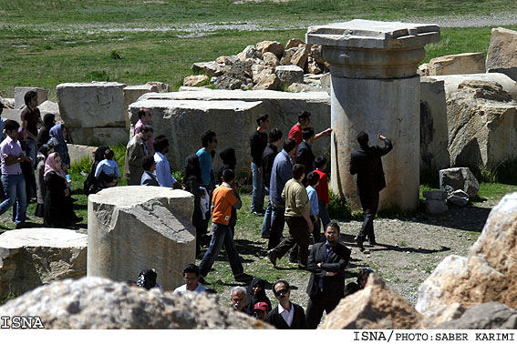 مناطق نمونه گردشگري، فرصتي براي سرمايه‌گذاري/3
معاون گردشگري کرمانشاه:
منطقه معبد آناهيتا قابليت سرمايه‌گذاري بيش از2ميليون دلار را دارد