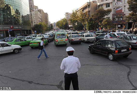يك كارشناس حقوقي:
برخي جرايم قانون جديد راهنمايي و رانندگي محدود کننده حقوق شهروندي است
ماده 17 اين قانون، عدول از قانون آيين دادرسي مدني است