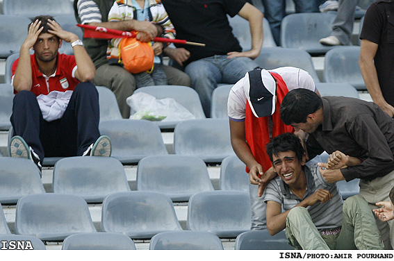 چهار گل پنجمين باخت پياپي سرخپوشان را رقم زد
آژير قرمز در پرسپوليس به صدا در آمد