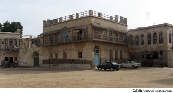 يك استاد رشته‌ي معماري:
حيف است بافت تاريخي بوشهر از بين برود