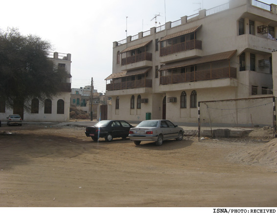 يك پژوهشگر:
بيشتر بناهاي تاريخي بوشهر زير بلدوزر رفته‌اند