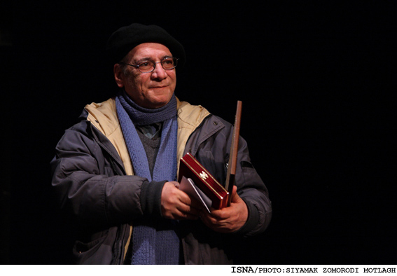 حسين محب‌اهري در مراسم بزرگداشتش:
سخت‌ترين لحظات زماني آسان مي‌شود كه كسي به ياد ماست