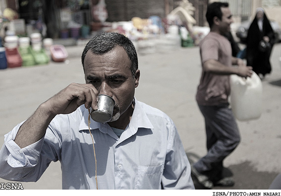 /«خرم»شهر يا خرمشهر؟/
كه چه؟ آب خرمشهر شيرين مي‌شود؟