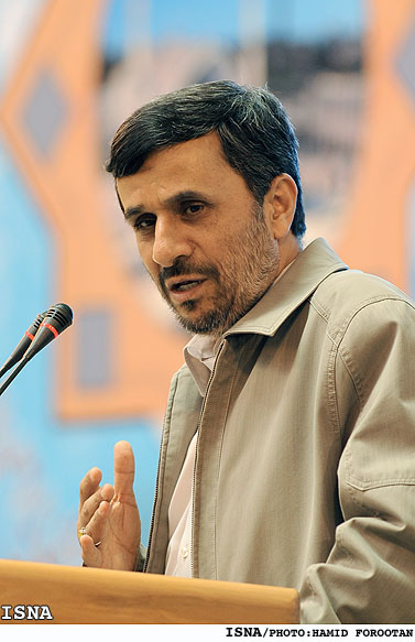 حضور رييس‌جمهور در دومين جشنواره ملي امتنان با رويكرد تقدير از كارآفرينان برتر