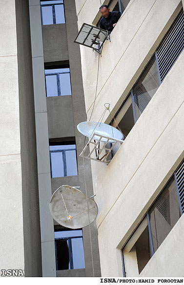 يک پژوهشگر:
هدف شبكه‌هاي ماهواره‌يي فارسي‌زبان، تغيير بنيانهاي فرهنگي ايران است
مضمون 12درصد سريالهاي اين شبکه‌ها روابط نامشروع است