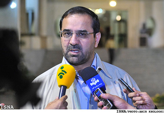 عباسي:
آمادگي واگذاري استقلال و پرسپوليس را داريم
انتخابات فوتبال تا به حال شفاف و قانوني پيش رفته است
هر كس از راي مجمع بيرون بيايد، مورد حمايت وزارت است