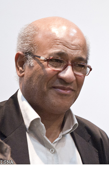 گفت‌وگو با امير پارسي - مجري «آفتاب مهرباني»
«تلويزيون اگر دنبال اجراي خوب است بايد دست را بازتر بگذارد»